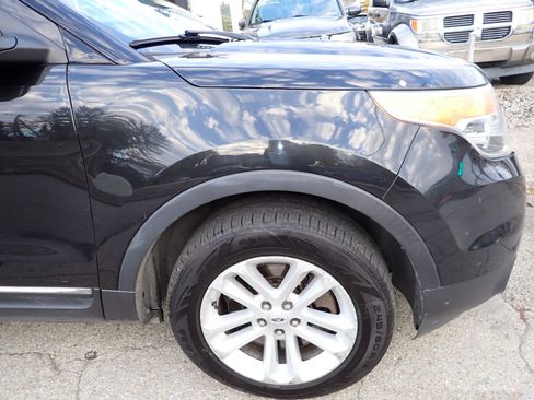 Used 2013 Ford Explorer XLT w/ Class III Trailer Tow Pkg image 10