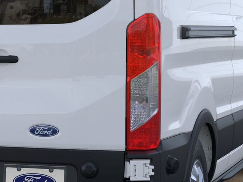 New 2026 Ford Transit 250 148 Medium Roof RWD image 21