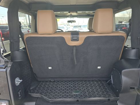 Used 2012 Jeep Wrangler Rubicon w/ PWR Convenience Group image 16