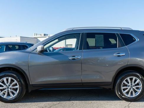 Used 2019 Nissan Rogue SV image 9