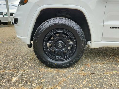 Used 2020 Jeep Grand Cherokee Altitude image 9