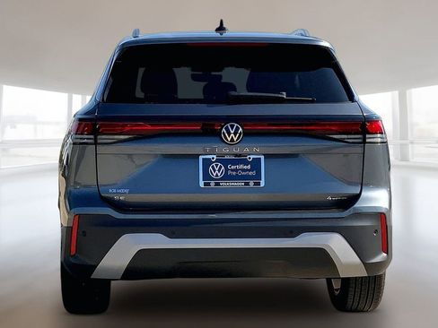 Used 2026 Volkswagen Tiguan SE AWD/4WD image 4