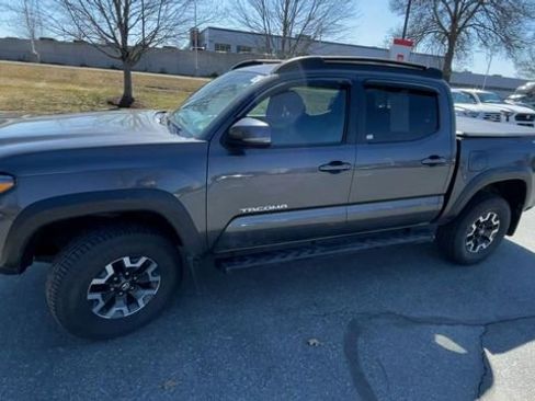 Certified 2023 Toyota Tacoma TRD Off-Road w/ Technology Package image 4