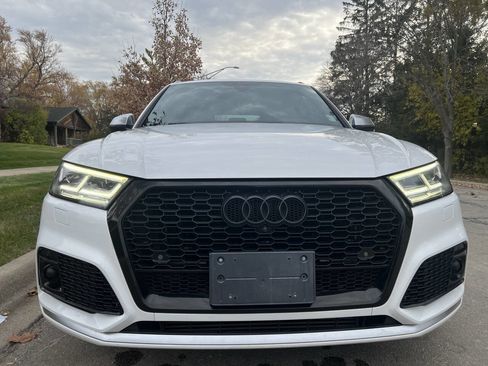 Used 2018 Audi SQ5 Prestige w/ Prestige Package image 2