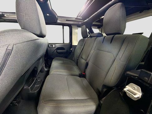 Used 2024 Jeep Wrangler Unlimited w/ Convenience Group AWD/4WD image 26