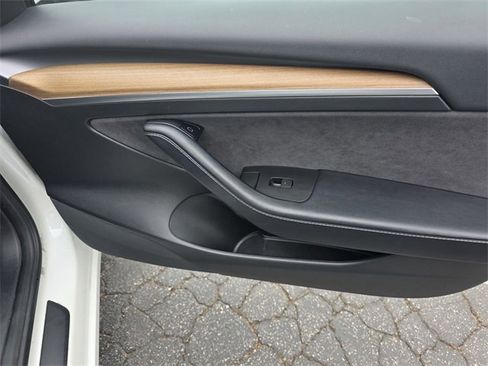 Used 2022 Tesla Model 3 Long Range image 21