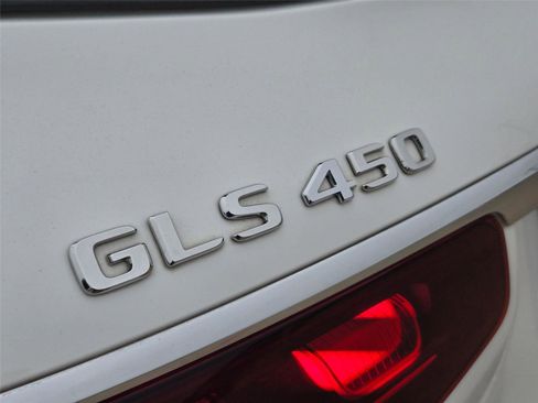 Used 2024 Mercedes-Benz GLS 450 4MATIC image 37