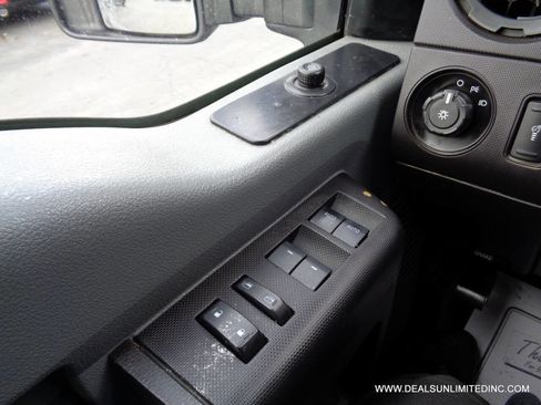 Used 2014 Ford F250 XL w/ Power Equipment Group image 11