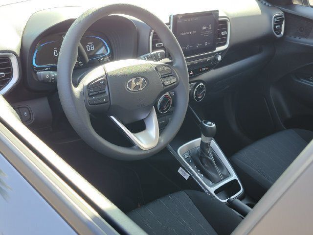 New 2026 Hyundai Venue SE FWD image 5