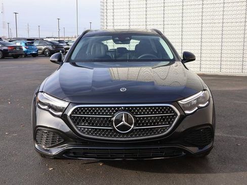 Used 2025 Mercedes-Benz E 450 4MATIC All-Terrain Wagon image 9