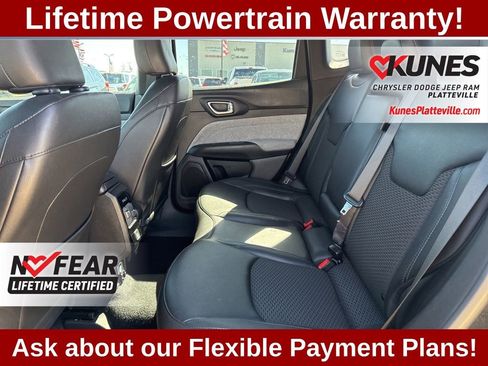 Used 2025 Jeep Compass Latitude image 24