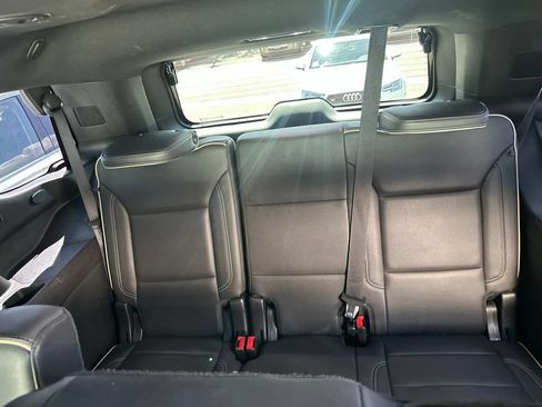 Used 2022 GMC Yukon SLT RWD image 8