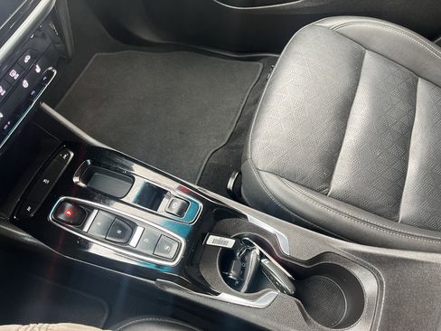 Used 2023 Chevrolet Bolt LT image 31