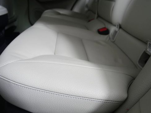 Used 2021 Volvo XC60 T5 Momentum image 14