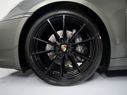 Certified 2022 Porsche 911 Carrera image 14