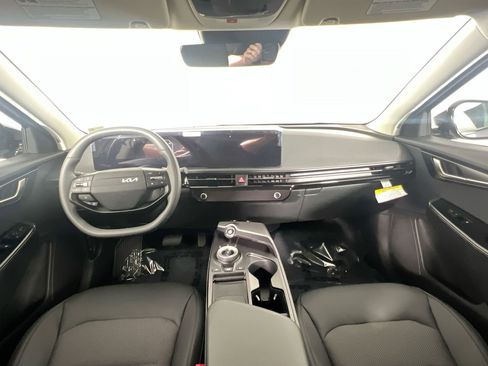 New 2025 Kia EV6 Light w/ Light LR Technology Package image 31