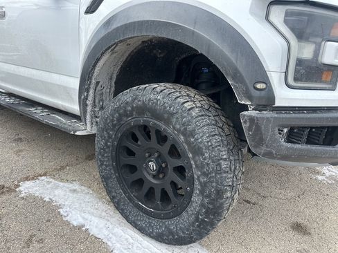 Used 2018 Ford F150 Raptor w/ Equipment Group 802A Luxury image 4