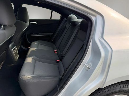 Used 2019 Dodge Charger SXT AWD/4WD image 3
