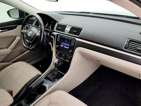 Used 2016 Volkswagen Passat 1.8T R-Line FWD image 23