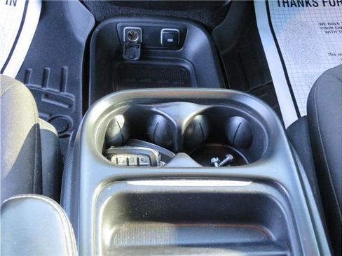 Used 2020 Chrysler Pacifica Touring w/ S Appearance Package image 9