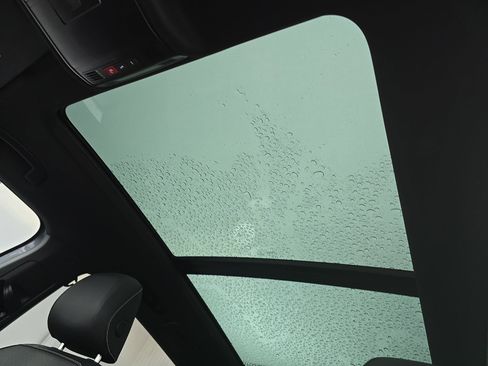 Certified 2023 Volkswagen Tiguan SE R-Line image 30