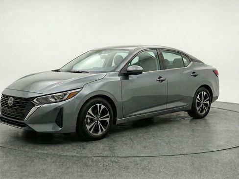 Used 2025 Nissan Sentra SV image 3