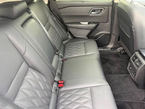 Used 2024 Nissan Rogue Platinum w/ Platinum Premium Package AWD/4WD image 12