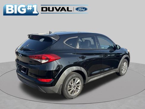 Used 2018 Hyundai Tucson SE w/ Cargo Package FWD image 2