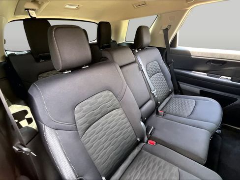 Used 2025 Nissan Pathfinder SV FWD image 19