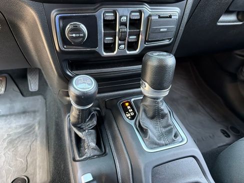 Used 2023 Jeep Wrangler Unlimited w/ Cold Weather Group AWD/4WD image 15