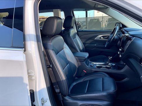 Used 2020 Chevrolet Traverse LT image 8