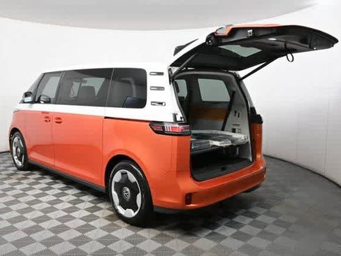 New 2025 Volkswagen ID. Buzz Pro S Plus image 32