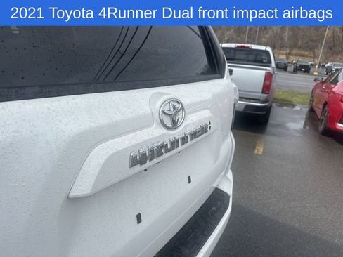 Used 2021 Toyota 4Runner SR5 Premium w/ Moonroof Package AWD/4WD image 17