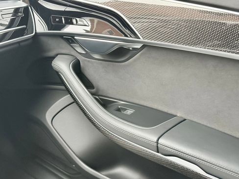 Used 2022 Audi S8 image 26