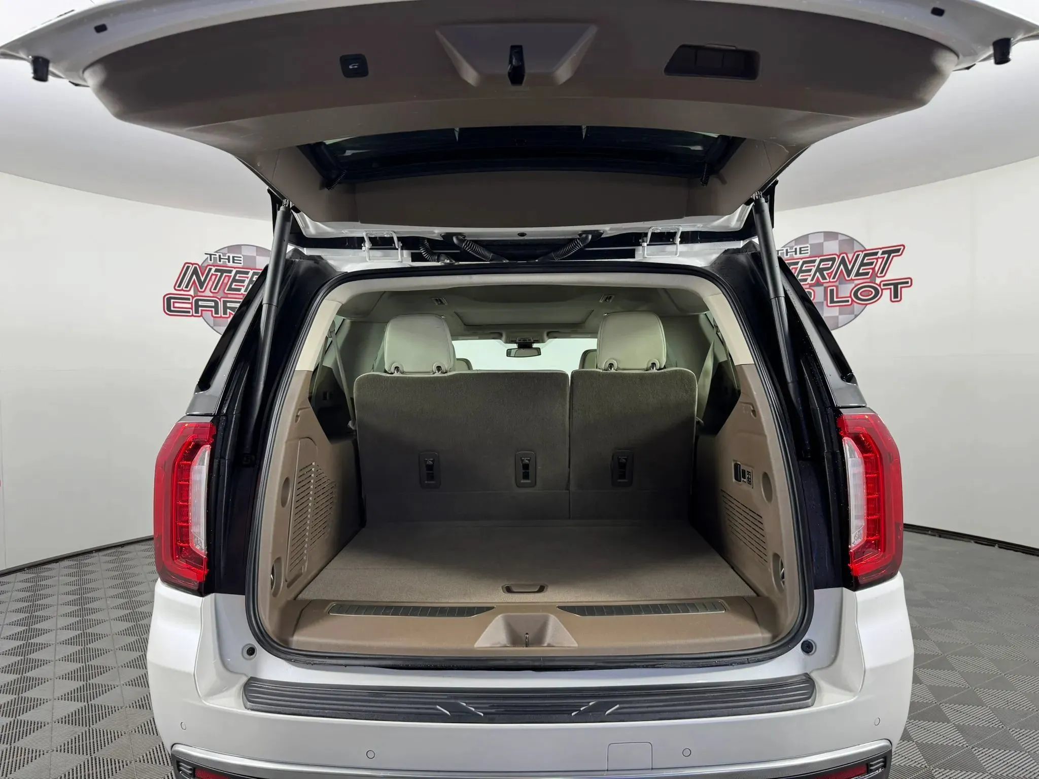 Used 2022 GMC Yukon XL Denali AWD/4WD image 29