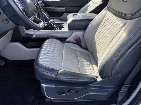 Used 2022 Ford F150 Limited image 9