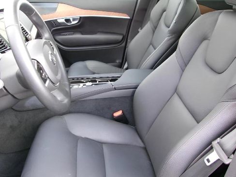 Used 2024 Volvo XC90 B6 Plus w/ Protection Package Premier image 14