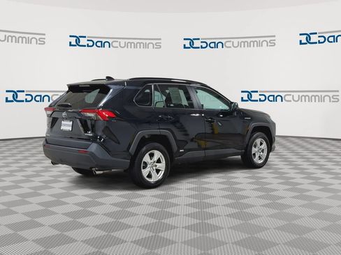 Used 2021 Toyota RAV4 LE AWD/4WD image 8