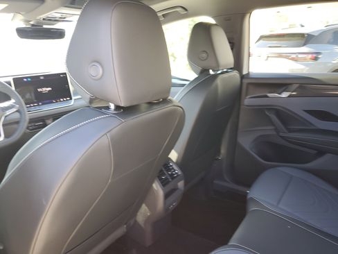 New 2026 Volkswagen Tiguan SE R-Line image 9