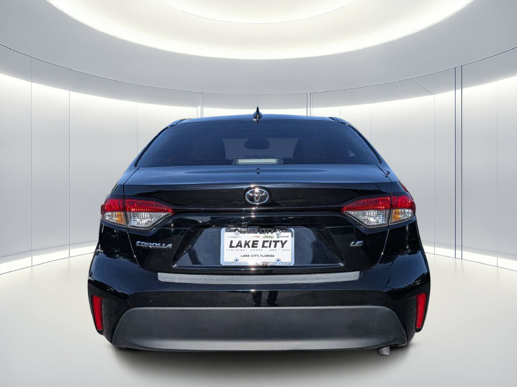 Used 2025 Toyota Corolla LE FWD image 5