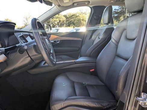 Certified 2023 Volvo XC90 B5 Plus image 27