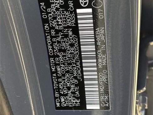 Used 2024 Toyota Prius Limited image 32