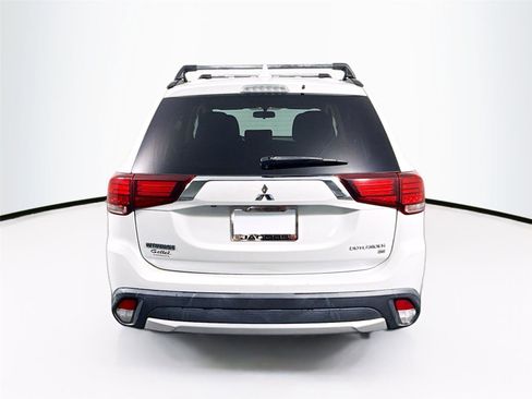 Used 2018 Mitsubishi Outlander SE image 19