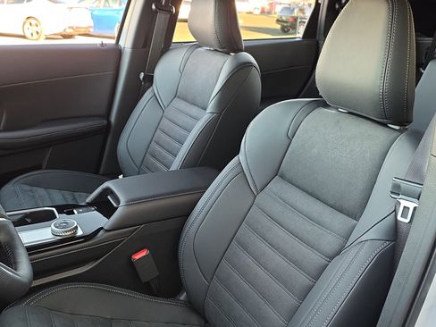 New 2026 Mitsubishi Outlander SE image 12