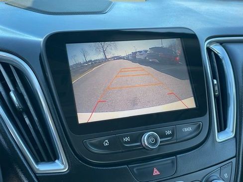 Used 2017 Chevrolet Malibu Premier w/ Premier Sun and Wheel Package image 20