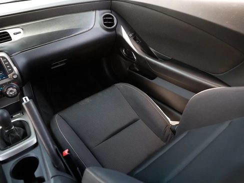 Used 2015 Chevrolet Camaro SS w/ SS Performance Package RWD image 13