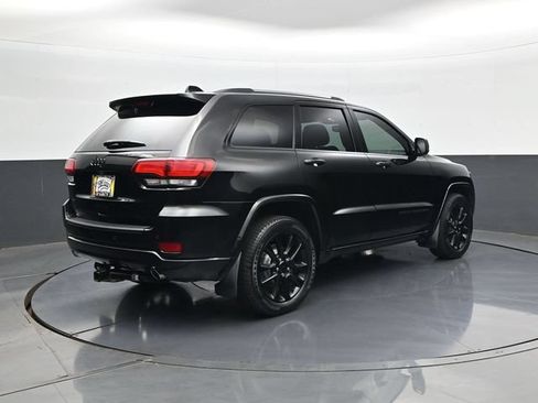 Used 2020 Jeep Grand Cherokee Altitude AWD/4WD image 5
