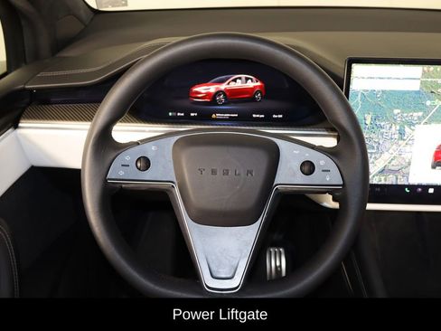 Used 2023 Tesla Model X Plaid image 8