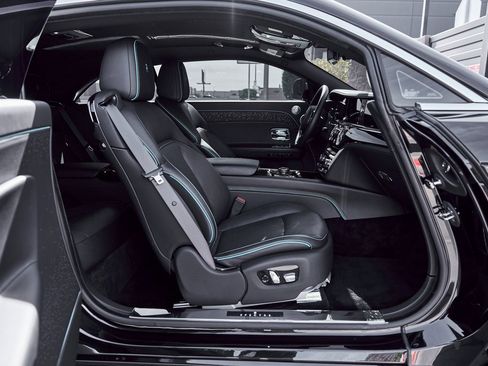 Used 2025 Rolls-Royce Spectre w/ Leather Finishing Pack image 23