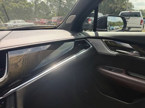 Used 2022 Cadillac XT6 Premium Luxury FWD image 25